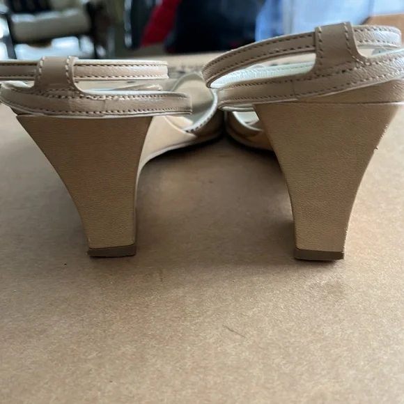 Women’s leather sandals - Picture 5 of 6